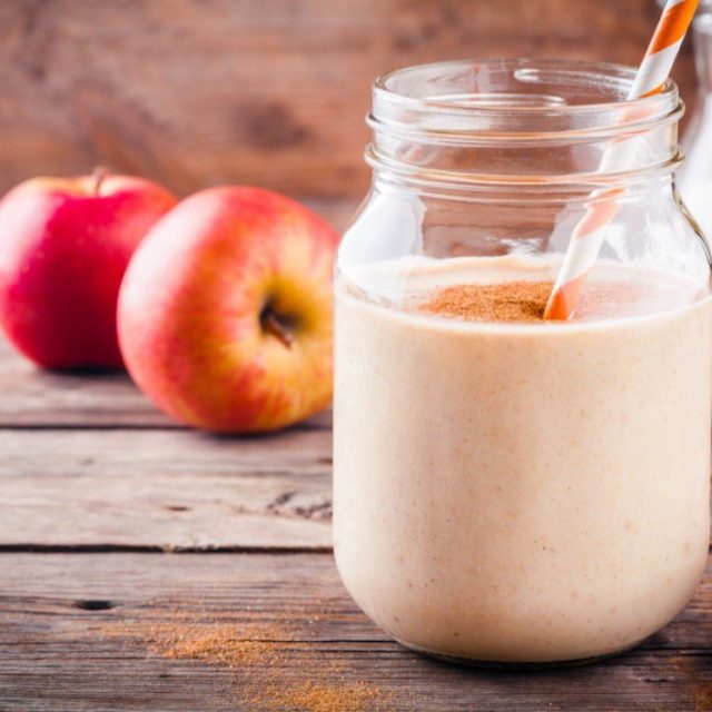 طريقة عمل عصير التفاح بالحليب