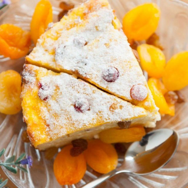 طريقة عمل كيك المشمش المجفف