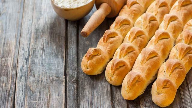 طريقة عمل خبز الباجيت