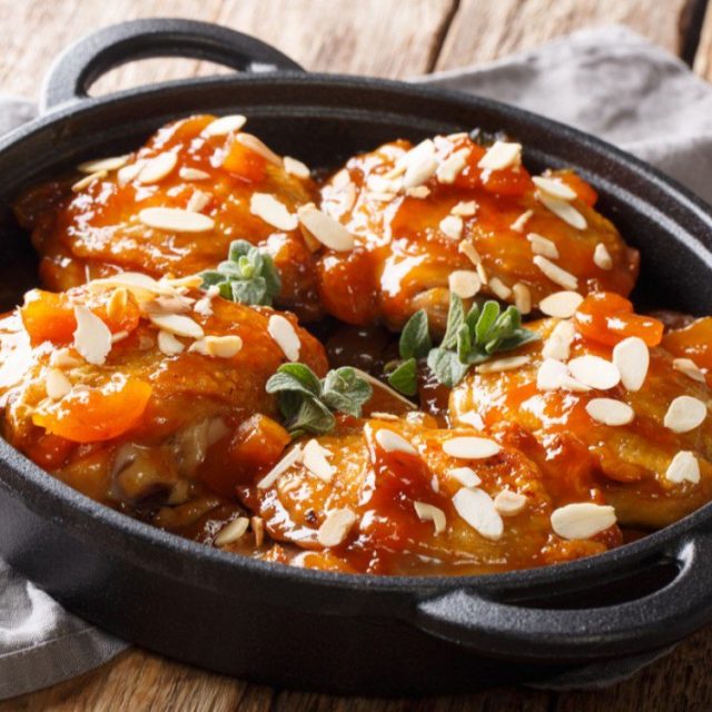 طريقة عمل صدور دجاج بمربى المشمش