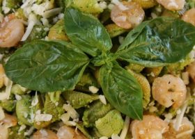 طريقة عمل باستا بصوص الأفوكادو والريحان