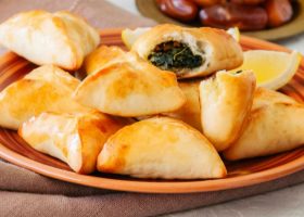 طريقة عمل الفطيرة الدمشقية بالسبانخ