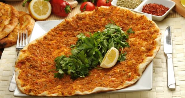 طريقة عمل اللحم بعجين التركي