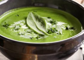 طريقة عمل شوربة السبانخ