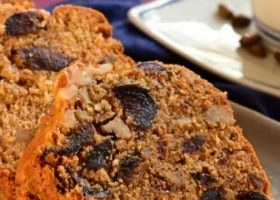 طريقة عمل كيك التمر بالقرفة والتفاح