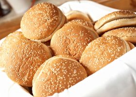 طريقة عمل خبز البرجر