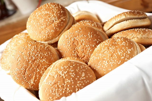 طريقة عمل خبز البرجر