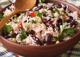 طريقة عمل أرز بالفاصوليا الحمراء المكسيكية
