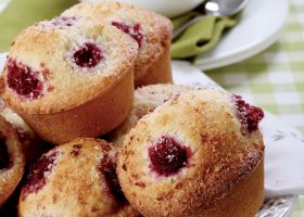 طريقة عمل مافن البرتقال بالتوت البري