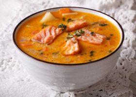 طريقة عمل شوربة السمك الحمراء