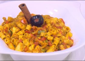 طريقة عمل كبسة المكرونة بالدجاج