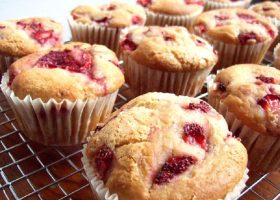 طريقة عمل كب كيك محشي بالفراولة