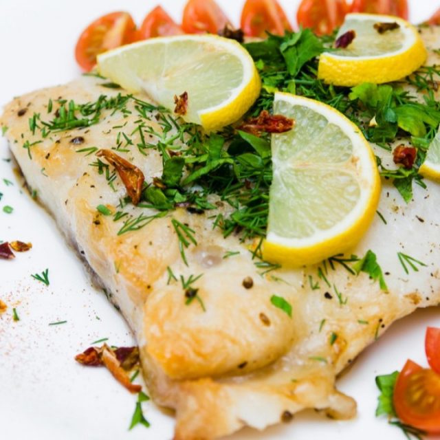 طريقة عمل سمك الهامور بالكريمة بالفرن