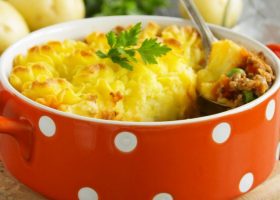 طريقة عمل بطاطس مهروسة باللحمة المفرومة