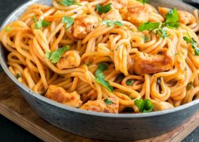 طريقة عمل سباجيتي بالدجاج والبستو