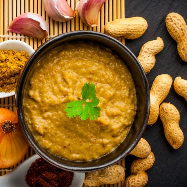 طريقة عمل صلصة زبدة الفستق الحارة