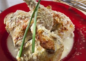 طريقة عمل صينية دجاج باللبن والثوم