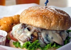 طريقة عمل برجر بالمشروم والجبن