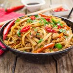 طريقة عمل نودلز بالخضار