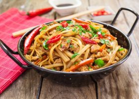 طريقة عمل نودلز بالخضار