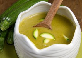 طريقة عمل شوربة الكوسا بالكاري