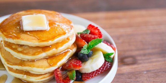 طريقة عمل بان كيك بالفراولة والكريمة