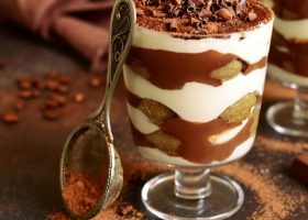 طريقة عمل حلى الكاسات الباردة بالشوكولاتة