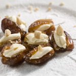 طريقة عمل تمر محشو بالجبن الكريمي