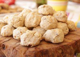 طريقة عمل الكعك الصخري بالمكسرات