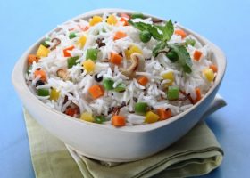 طريقة عمل أرز بسمتي بالخضار للنباتيين