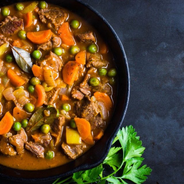 طريقة عمل ايدام اللحم بالبازيلا والجزر