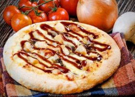 طريقة عمل بيتزا الدجاج بالباربكيو