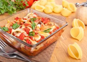 طريقة عمل مكرونة صدف بالجبن والسبانخ