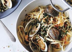 طريقة عمل مكرونة لينغويني بالمحار