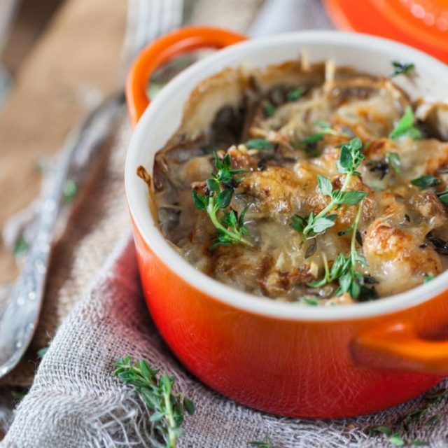 طريقة عمل دجاج بالفطر والسبانخ