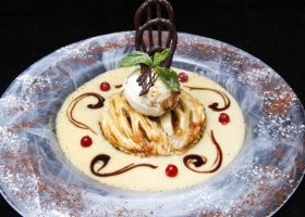 طريقة عمل فطيرة التفاح الفرنسية مع الآيس كريم