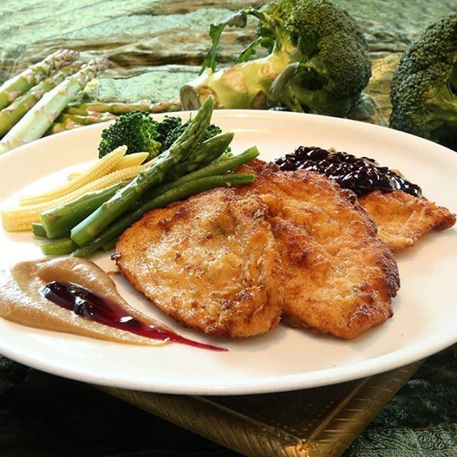 طريقة عمل إسكالوب الدجاج بصلصة التوت