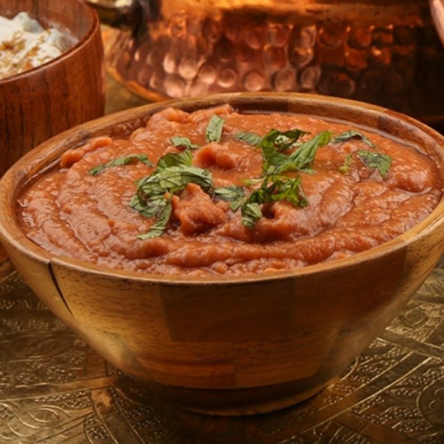 طريقة عمل فول بالطماطم والنعناع