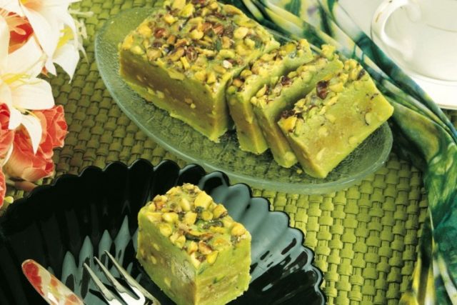 طريقة عمل مفروكة بالفستق الحلبي