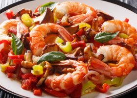 طريقة عمل الروبيان مع الخضار