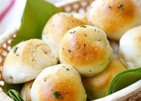 طريقة عمل كرات خبز الثوم