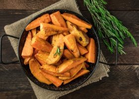 طريقة عمل البطاطا الحلوة المشوية مع الأوريغانو