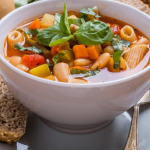 طريقة عمل شوربة المكرونة باللحم