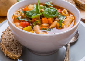 طريقة عمل شوربة المكرونة باللحم