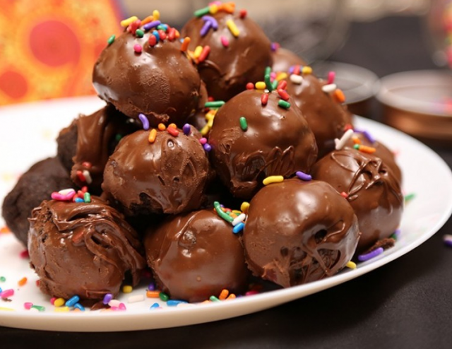 طريقة عمل كرات الكيك بالنوتيلا