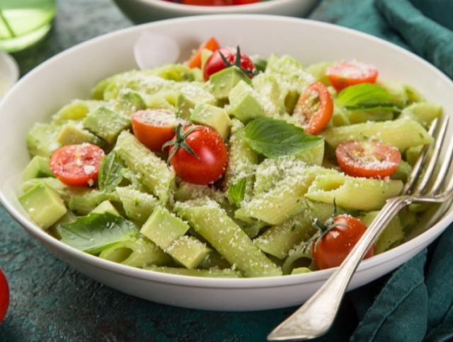 طريقة عمل مكرونة مع صوص الأفوكادو