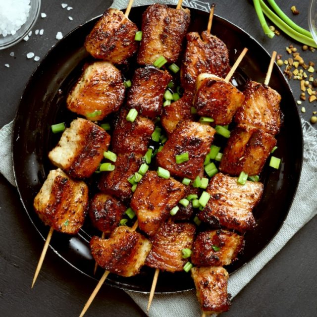 طريقة عمل لحم مشوي بصلصة الباربيكيو