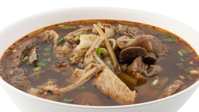 طريقة عمل شوربة حارة وحامضة