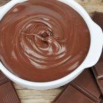 طريقة تذويب الشوكولاتة