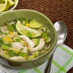 طريقة عمل شوربة الدجاج بالأفوكادو